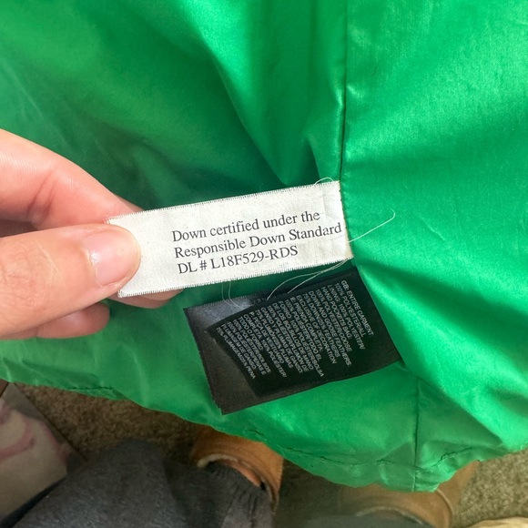 Green North Face winter coat. Size boy’s large - Picture 4 of 4